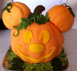 mickey_mouse_pumpkin_cake